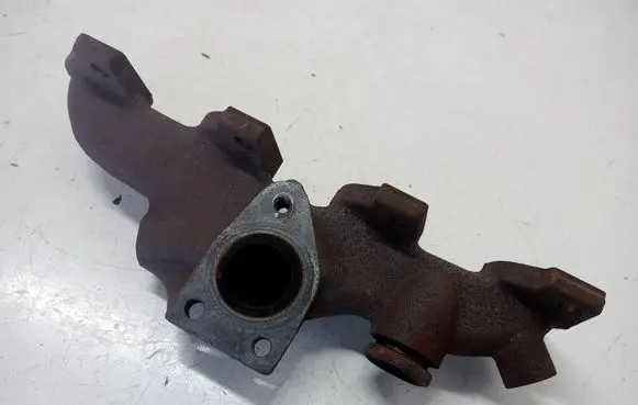 Renault Megane III Exhaust manifold 140042052R