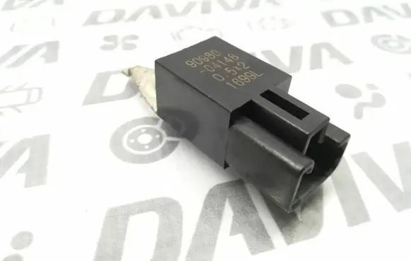 Toyota RAV 4 (XA10) Other relay 9098004148 1699L