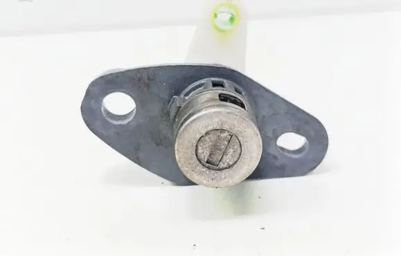 Honda Fit Tailgate exterior lock 