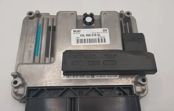Audi A5 8T 8F Engine control unit/module 03L906018KL D83112 42106500