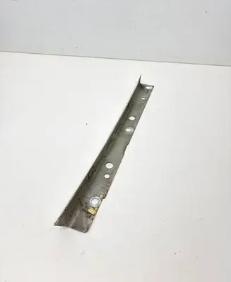 Volkswagen Transporter - Caravelle T3 Fender mounting bracket