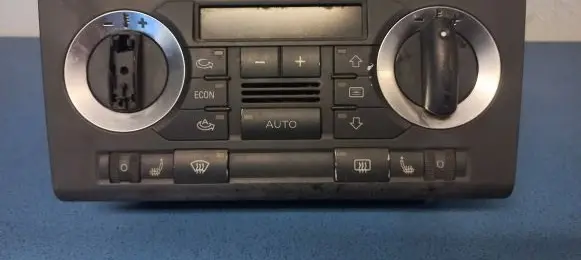 Audi A3 S3 A3 Sportback 8P Climate control unit 8P0820043J