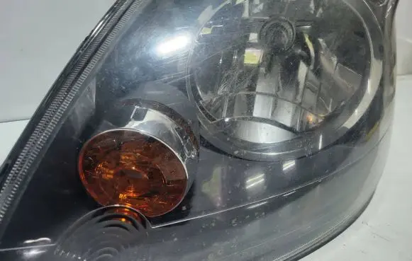 Ford Fiesta Headlight/headlamp 07032010
