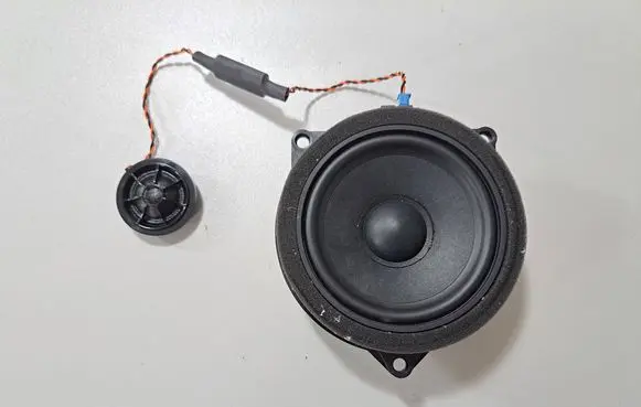BMW X7 G07 Front door speaker 2622518 6809632