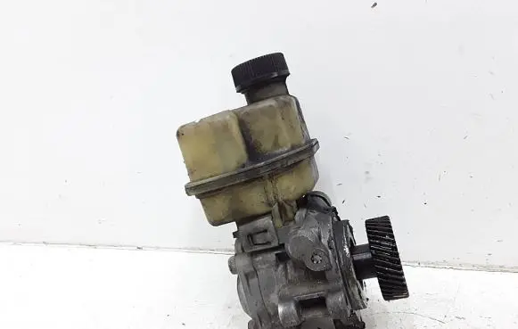 Mazda 6 Power steering pump