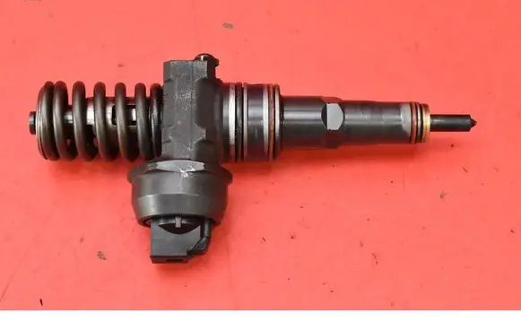 Volkswagen Golf IV Fuel injector 038130073AQ