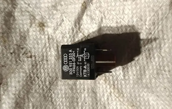 Volkswagen Touareg I Other relay 3D0951253A