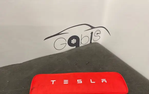 Tesla Model S First aid kit 
