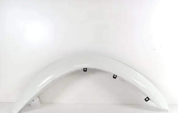 Mitsubishi Pajero Sport I Front arch trim MR230970