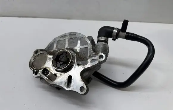 Audi A5 Sportback 8TA Vacuum pump 03L145100F