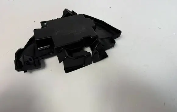 Volvo V60 Distronic sensor bracket 322227722 31455673