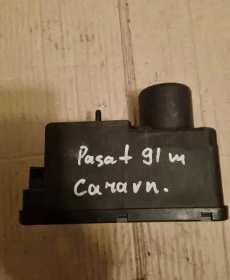 Volkswagen PASSAT B3 Central locking vacuum pump 357962257