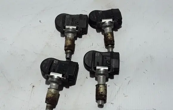 Volvo XC70 Tire pressure sensor S1800520201