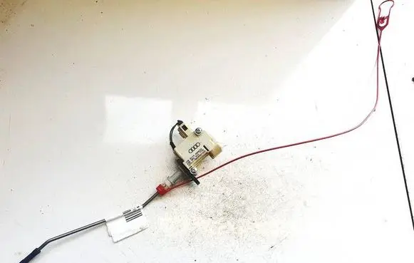 Audi A6 S6 C6 4F Central locking motor 4f0810773c 3b0959782a