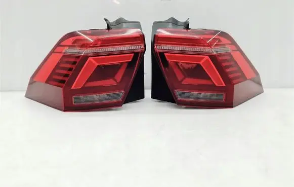 Volkswagen Tiguan Rear/tail lights set 5NA945207J