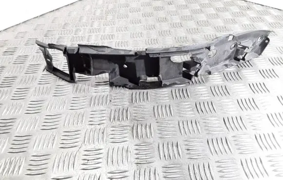 Volkswagen Touareg I Front bumper mounting bracket 7L6807183C