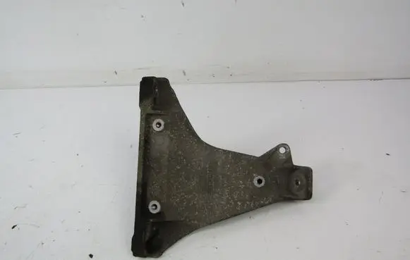 Audi A4 S4 B5 8D Engine mounting bracket 8D0199308F