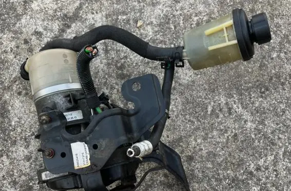 Volvo S60 Power steering pump 31202713 31317375