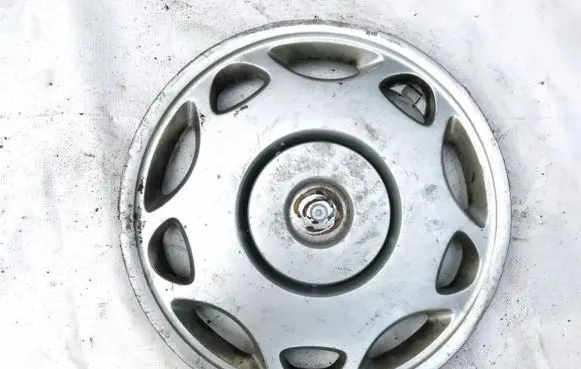 BMW 3 E36 R15 wheel hub/cap/trim 36131180104