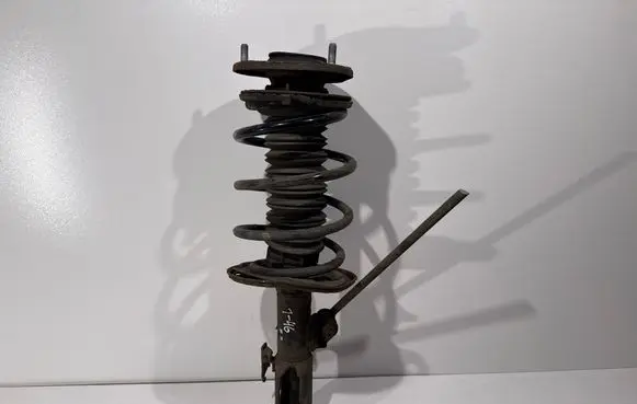Toyota Auris E180 Front shock absorber/damper