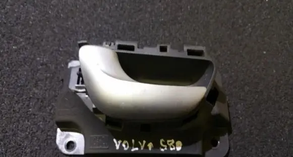 Rear door interior handle