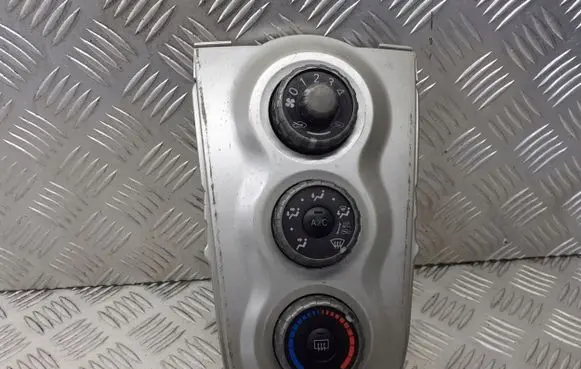 Toyota Yaris Interior fan control switch 55406-52120
