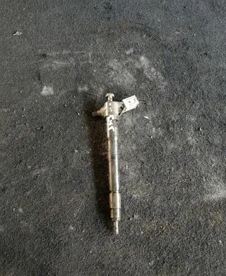 Mazda CX-5 Fuel injector SH0113H50