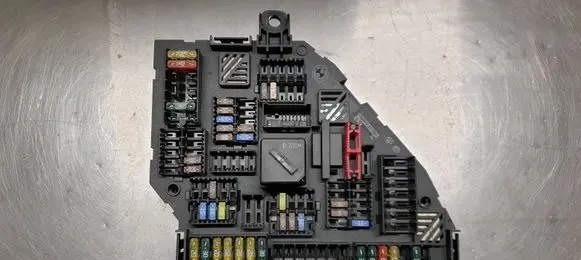 BMW X3 F25 Fuse module 16704981
