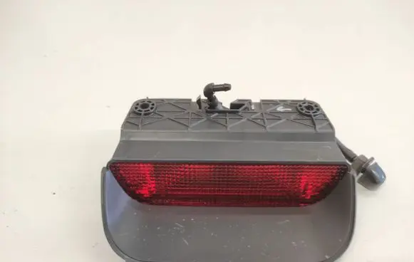 Honda CR-V Third/center stoplight