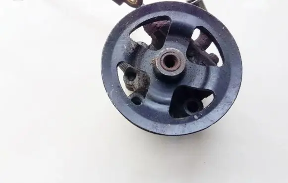 Toyota Avensis T250 Power steering pump