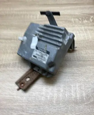 Toyota Corolla E120 E130 Power steering control unit/module 8965002010