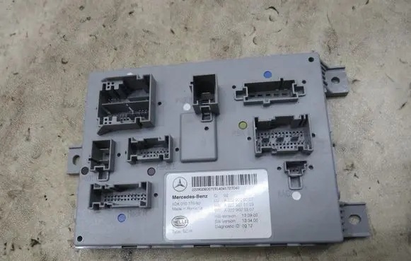 Mercedes-Benz C AMG W205 SAM control unit KRIS235789