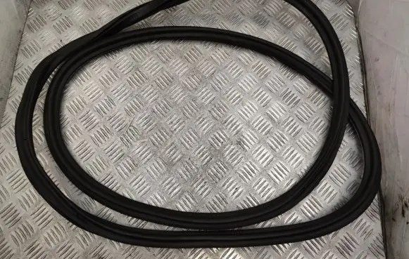 Audi A8 S8 D4 4H Front door rubber seal 4H0831721D