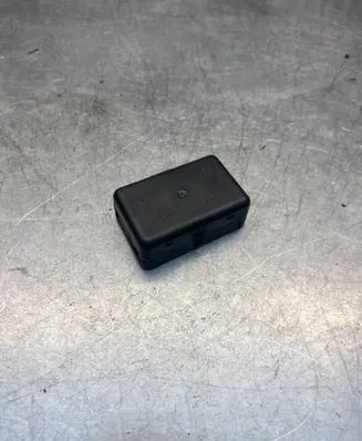 Mercedes-Benz E W210 Rain sensor 2108205710 00600000