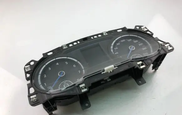 Volkswagen Golf VII Speedometer (instrument cluster) 5G6920870B
