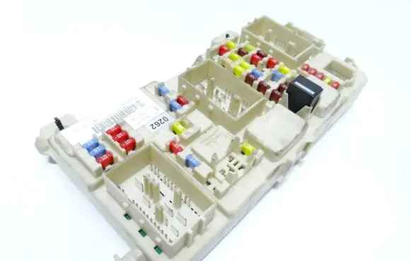Ford Kuga I Fuse module 7M5T14A073JG 519200901 00166929