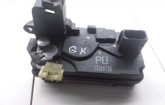 Opel Zafira B Rear door lock 13210738 41432091