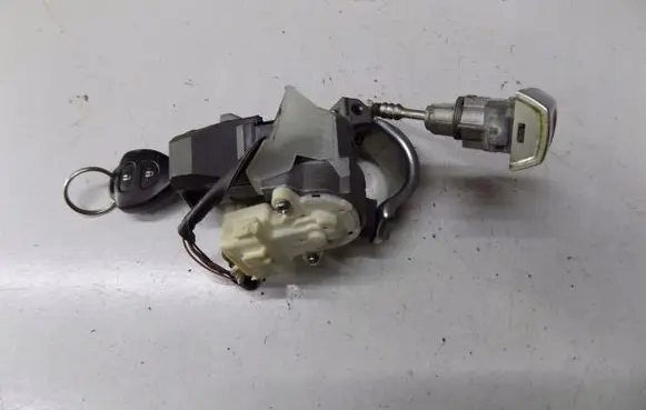 Toyota Auris 150 Ignition lock 5437485y34iu5j34lk