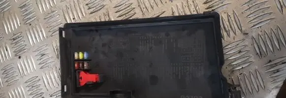 Volvo V50 Fuse box cover 318818408