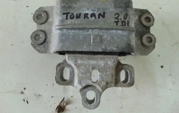 Volkswagen Touran I Engine mount bracket 1K0199555T 4M0199256BF