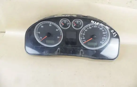 Volkswagen PASSAT B5.5 Speedometer (instrument cluster) 3B0920825AX VWZ7Z0A3783697 070601193218