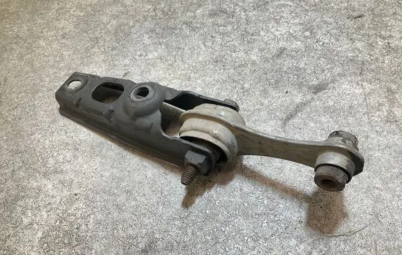 Dacia Duster II Gearbox mount S355MCC918 113320701