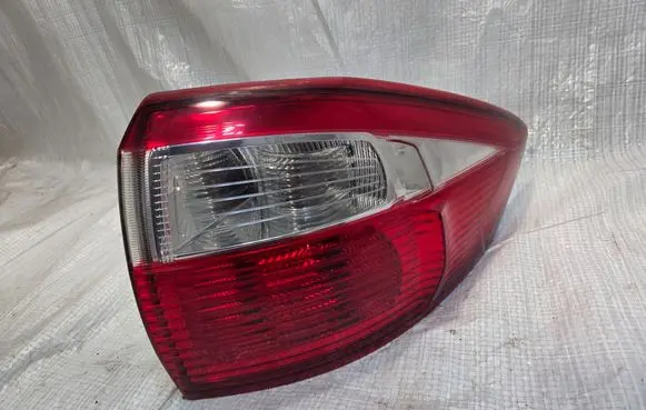 Ford C-MAX II Rear/tail lights AM5113404BE