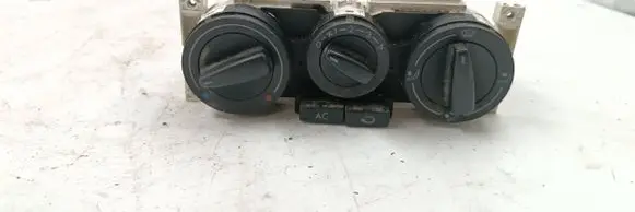 Volkswagen Golf IV Climate control unit