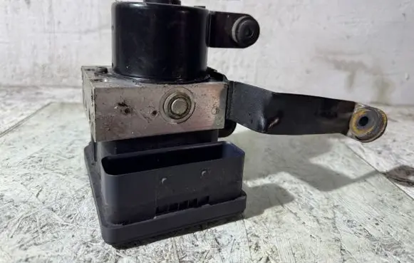 Ford Focus C-MAX ABS Pump 3M512C405HA 10020601724