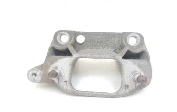 Engine mounting bracket