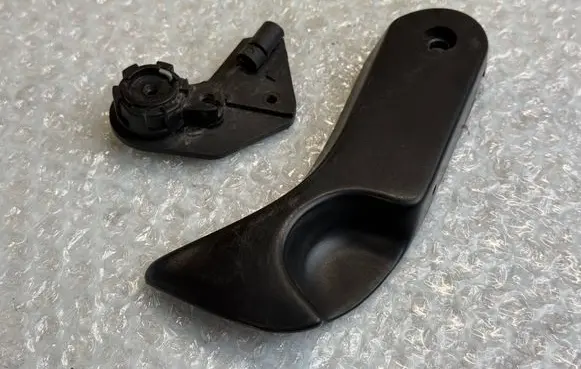 BMW 5 E39 Engine bonnet (hood) release handle 8226621