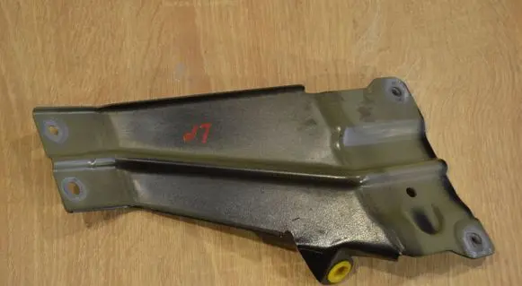 Opel Antara Fender mounting bracket