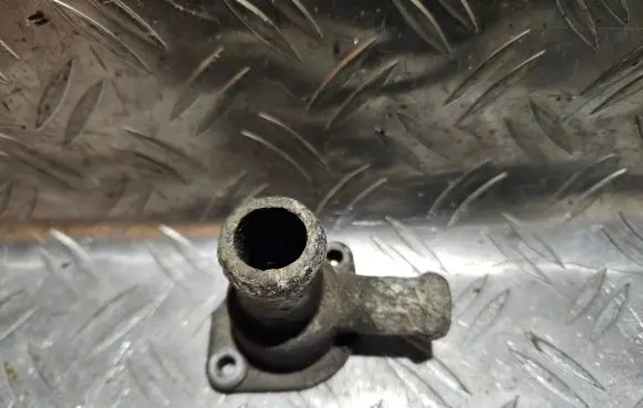 Volkswagen Golf II Engine coolant pipe/hose 026121145A