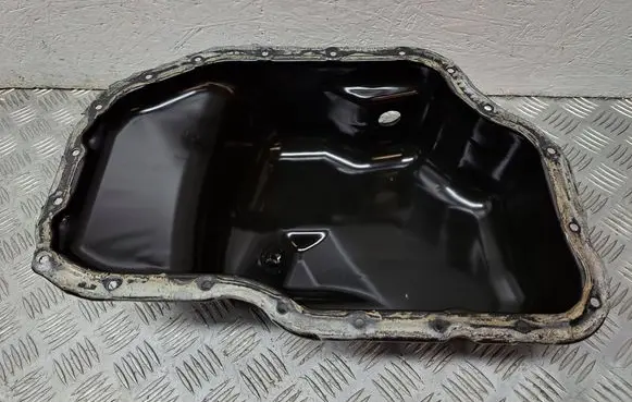 Toyota Avensis T250 Oil sump 121020R010